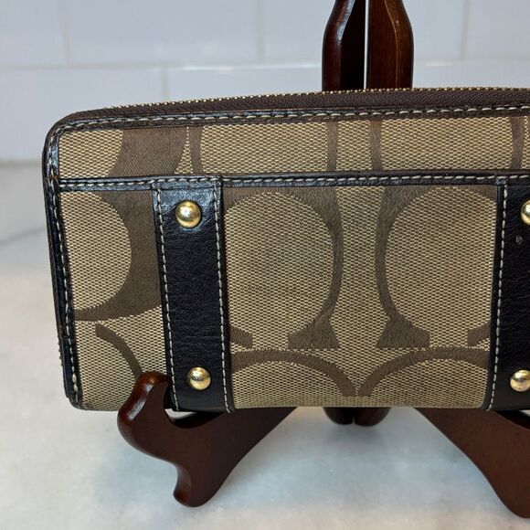 Coach Wallet RARE Zoe Brown Full Zip double Gold Buckles Multi Compartment - Picture 5 of 16